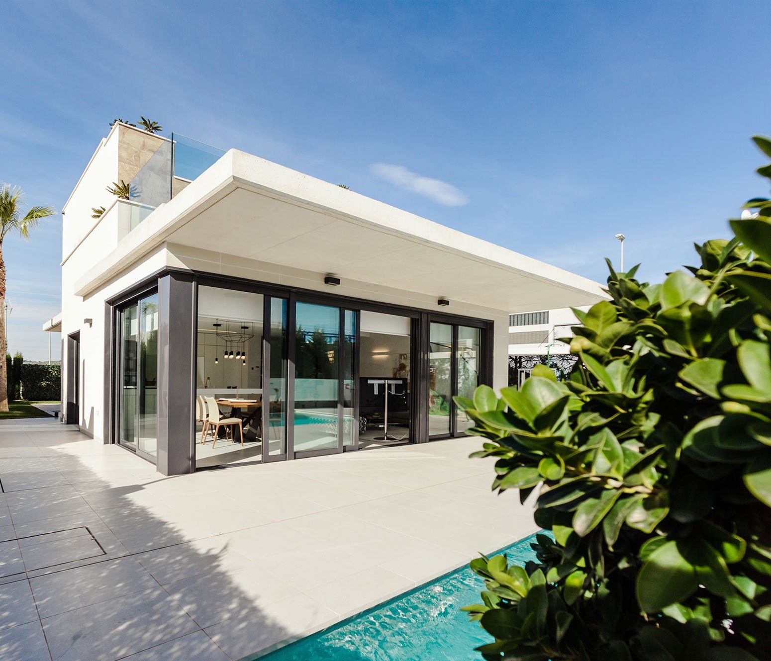 Elabor Estate, real estate agent in canada, 2d4lAQAlbDA unsplash